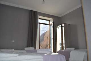 Мини-отель Hotel Elegant Степанцминда Трехместный номер с видом на горы-2