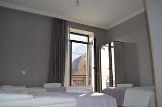 Мини-отель Hotel Elegant Степанцминда Трехместный номер с видом на горы-19
